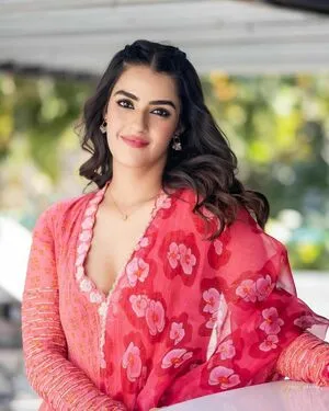 Kavya Thapar OnlyFans Leaked Free Thumbnail Picture - #E7jkU9Nbit
