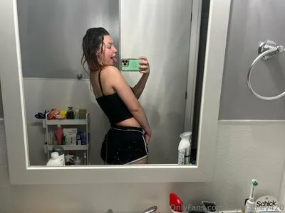 Kaybradley420 OnlyFans Leaked Free Thumbnail Picture - #4jaLJZ3FLN
