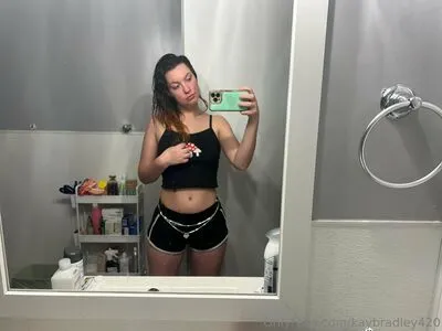Kaybradley420 OnlyFans Leaked Free Thumbnail Picture - #sn1jMu5A6B
