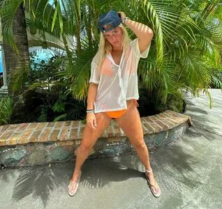 Kaylee Sticker OnlyFans Leaked Free Thumbnail Picture - #AXLUhAFXNN