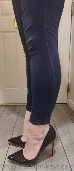 Kayties Feet OnlyFans Leaked Free Thumbnail Picture - #0c3TxyToaa