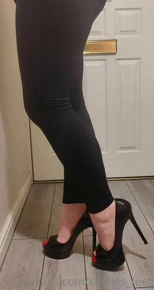 Kayties Feet OnlyFans Leaked Free Thumbnail Picture - #RYvS356als