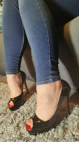 Kayties Feet OnlyFans Leaked Free Thumbnail Picture - #Z0DSBOFAFd