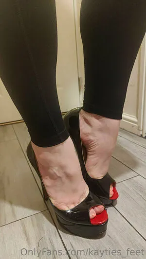 Kayties Feet OnlyFans Leaked Free Thumbnail Picture - #h2iBwoSppA