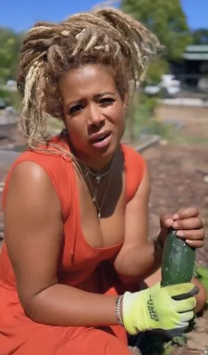 Kelis OnlyFans Leaked Free Thumbnail Picture - #7aW6F4niK1