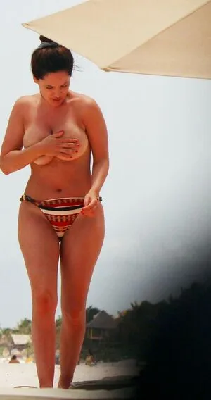 Kelly Brook OnlyFans Leaked Free Thumbnail Picture - #5tiCMayxro