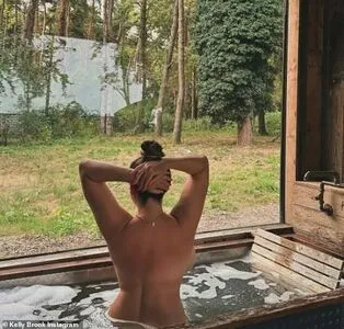 Kelly Brook OnlyFans Leaked Free Thumbnail Picture - #Ywegl6z17g