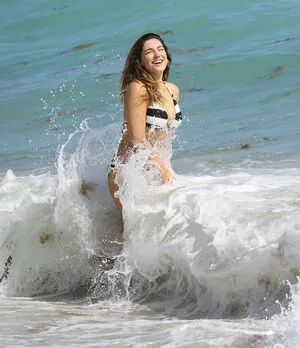 Kelly Brook OnlyFans Leaked Free Thumbnail Picture - #YxingRdcta