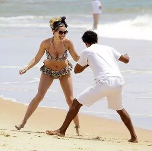 Kelly Brook OnlyFans Leaked Free Thumbnail Picture - #efxJQGX0sA