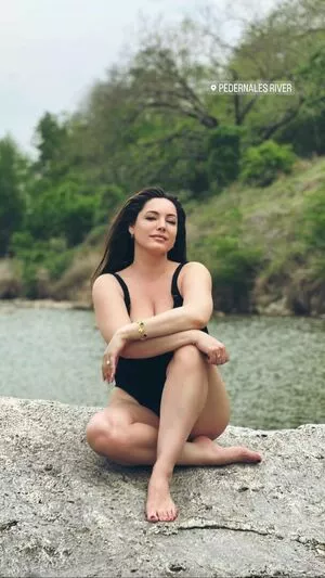 Kelly Brook OnlyFans Leaked Free Thumbnail Picture - #lexhVHjoof