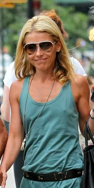 Kelly Ripa OnlyFans Leaked Free Thumbnail Picture - #dvUCslDolF