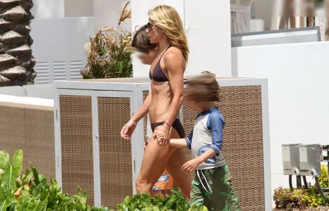 Kelly Ripa OnlyFans Leaked Free Thumbnail Picture - #f0LXvg2NOA