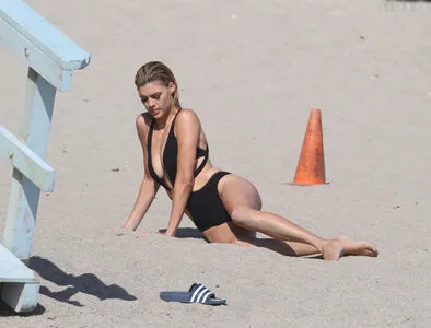 Kelly Rohrbach OnlyFans Leaked Free Thumbnail Picture - #sWWcWdMQ05