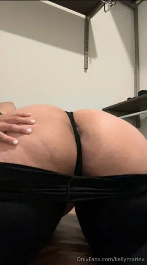 Kellymariev OnlyFans Leaked Free Thumbnail Picture - #Ob1EseeEN8