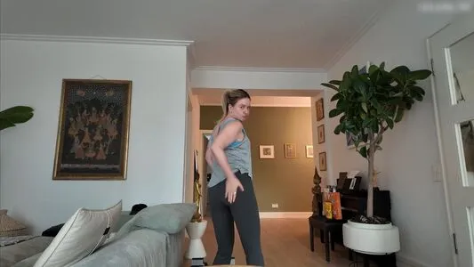 Kellymissesvlog OnlyFans Leaked Free Thumbnail Picture - #CoQXIqEAli