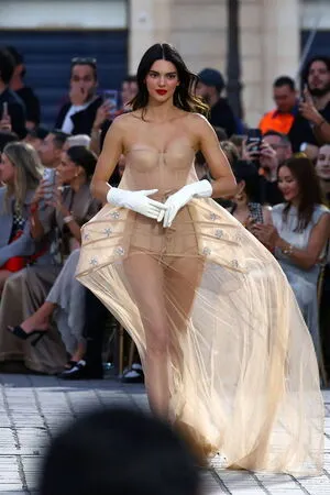 Kendall Jenner OnlyFans Leaked Free Thumbnail Picture - #SR7V29tHVQ