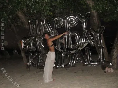 Kendall Jenner OnlyFans Leaked Free Thumbnail Picture - #sdUIA1UDQT