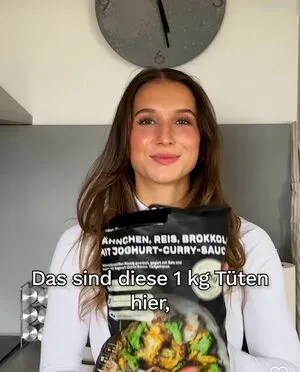 Kennt Jemand Die Influencerin Aus Werbung Fr Meal Prep Gerichte OnlyFans Leaked Free Thumbnail Picture - #ZpUD4RmpOY