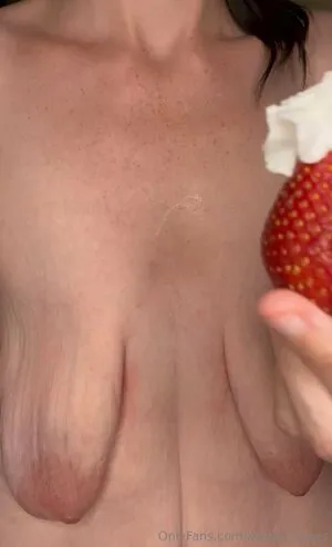 Kenzie Kisses OnlyFans Leaked Free Thumbnail Picture - #CTNNeXCQVo
