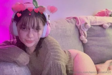 Kenziekisses420 OnlyFans Leaked Free Thumbnail Picture - #58iemEJZEr