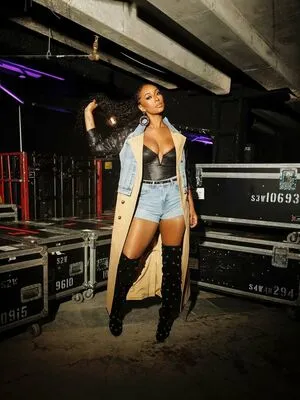 Keri Hilson OnlyFans Leaked Free Thumbnail Picture - #OYPa04ibbS