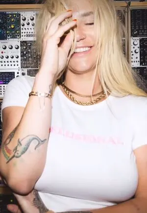 Kesha OnlyFans Leaked Free Thumbnail Picture - #BOXAEVZ5pr
