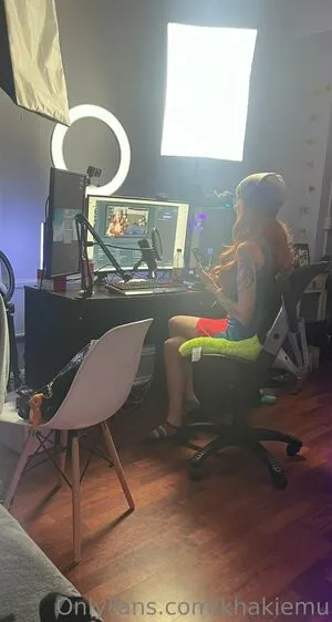Khakiemu OnlyFans Leaked Free Thumbnail Picture - #FGfGoZo7tg