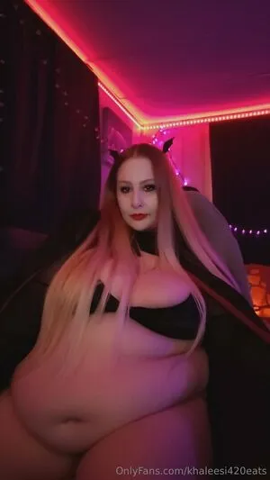 Khaleesi420eats OnlyFans Leaked Free Thumbnail Picture - #CvoIxiuCKm