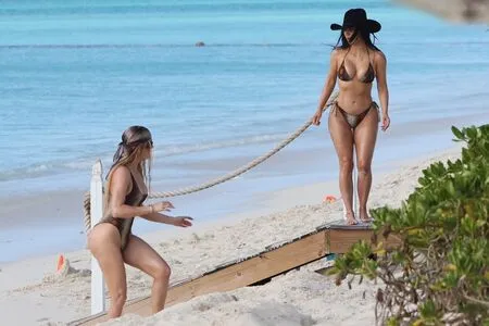 Khlo Kardashian OnlyFans Leaked Free Thumbnail Picture - #8KEdxqkz9F