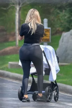 Khloe Kardashian OnlyFans Leaked Free Thumbnail Picture - #2ETJfvoF0d