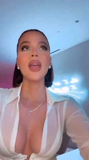 Khloe Kardashian OnlyFans Leaked Free Thumbnail Picture - #KMSSmpS02i