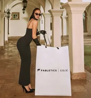 Khloe Kardashian OnlyFans Leaked Free Thumbnail Picture - #reCaNrhiPE