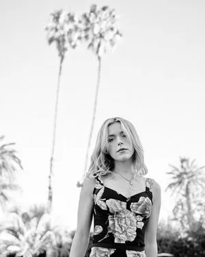 Kiernan Shipka OnlyFans Leaked Free Thumbnail Picture - #IGftyf8GoE