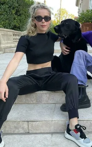 Kiernan Shipka OnlyFans Leaked Free Thumbnail Picture - #YYcb7ZTbOV