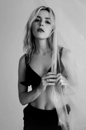 Kiernan Shipka OnlyFans Leaked Free Thumbnail Picture - #wnzPkEf1oi