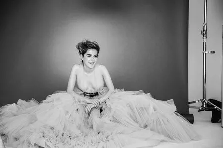 Kiernan Shipka OnlyFans Leaked Free Thumbnail Picture - #xQYwlQdLTX