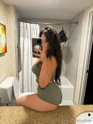 Kikikloutfree OnlyFans Leaked Free Thumbnail Picture - #YMkS5Jd2Xj