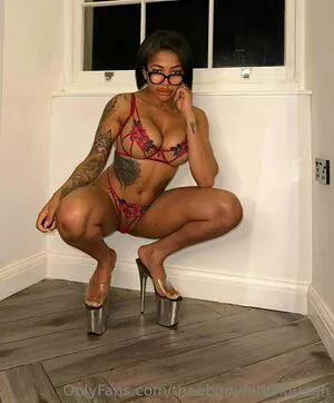 Kikiluxxxe OnlyFans Leaked Free Thumbnail Picture - #KMepXgrXpy