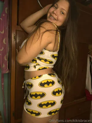 Kikisbraces OnlyFans Leaked Free Thumbnail Picture - #C2NVIaAWm5