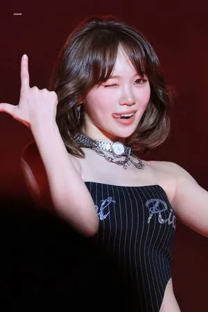 Kim Chaewon OnlyFans Leaked Free Thumbnail Picture - #0wIwyFLyQC