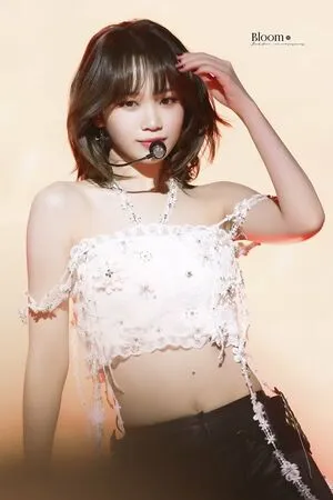 Kim Chaewon OnlyFans Leaked Free Thumbnail Picture - #13YF4TAp31