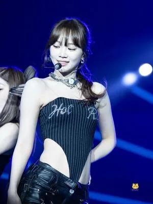 Kim Chaewon OnlyFans Leaked Free Thumbnail Picture - #2RidrK3yga