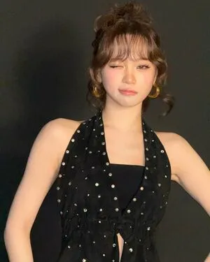 Kim Chaewon OnlyFans Leaked Free Thumbnail Picture - #2XsdDM6WDX