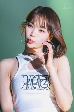 Kim Chaewon OnlyFans Leaked Free Thumbnail Picture - #4ViGseKJkU