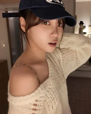 Kim Chaewon OnlyFans Leaked Free Thumbnail Picture - #5cmbgAfeC8