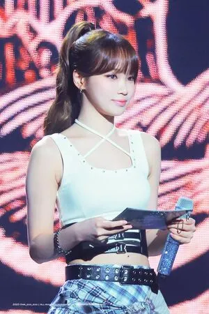 Kim Chaewon OnlyFans Leaked Free Thumbnail Picture - #68Z2gnaD3m