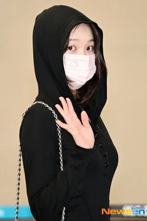 Kim Chaewon OnlyFans Leaked Free Thumbnail Picture - #6XFdJUdZZ9