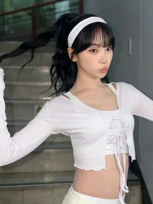 Kim Chaewon OnlyFans Leaked Free Thumbnail Picture - #BEadhjwvc2