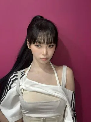 Kim Chaewon OnlyFans Leaked Free Thumbnail Picture - #DWCo5BXXxZ