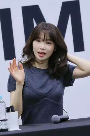 Kim Chaewon OnlyFans Leaked Free Thumbnail Picture - #IQGobiligM